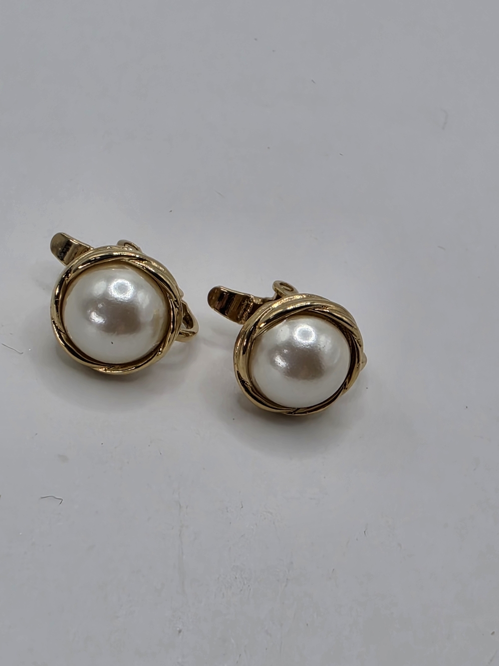 Vintage Richelieu Gold Tone Braided Border Dome Pearl Button Clip On Earrings
